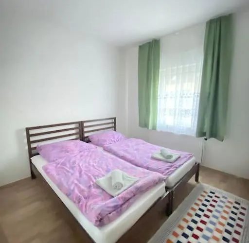 Family-Friendly House In Vienna\'S Suburbs!